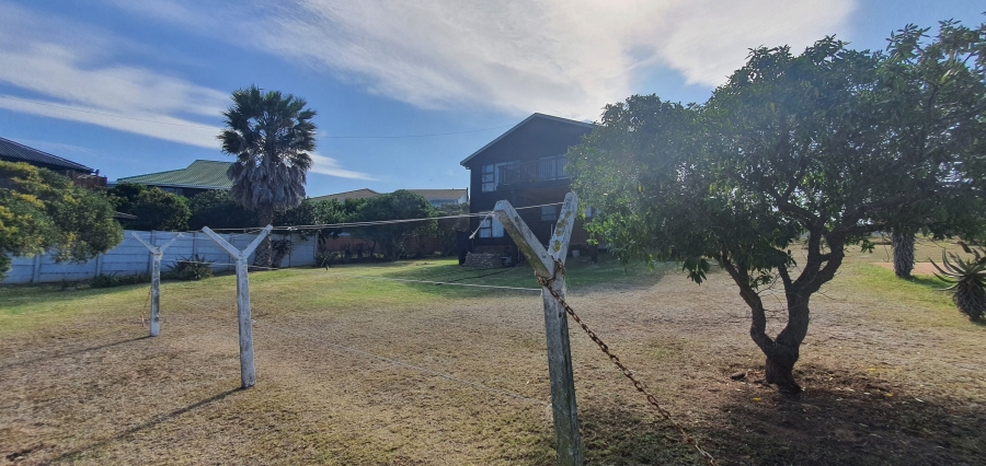 3 Bedroom Property for Sale in Boggomsbaai Western Cape